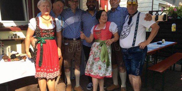 Ozapft is Oktoberfest Team Kikis Tante Ju Restaurant Walldorf